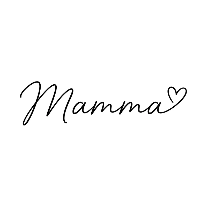 Tatuaggio scritta «Mamma» in corsivo con un piccolo cuore